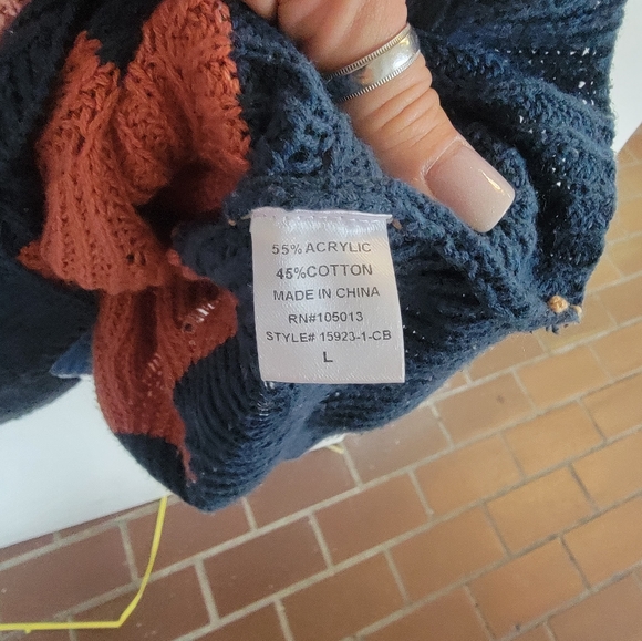 NWOT Andree by Unit oversized sweater size L - Picture 5 of 6